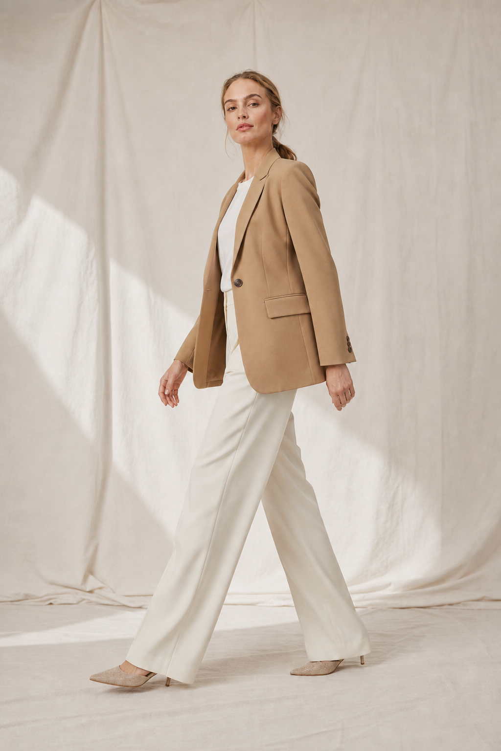 Dune 27 light jacket alternate angle